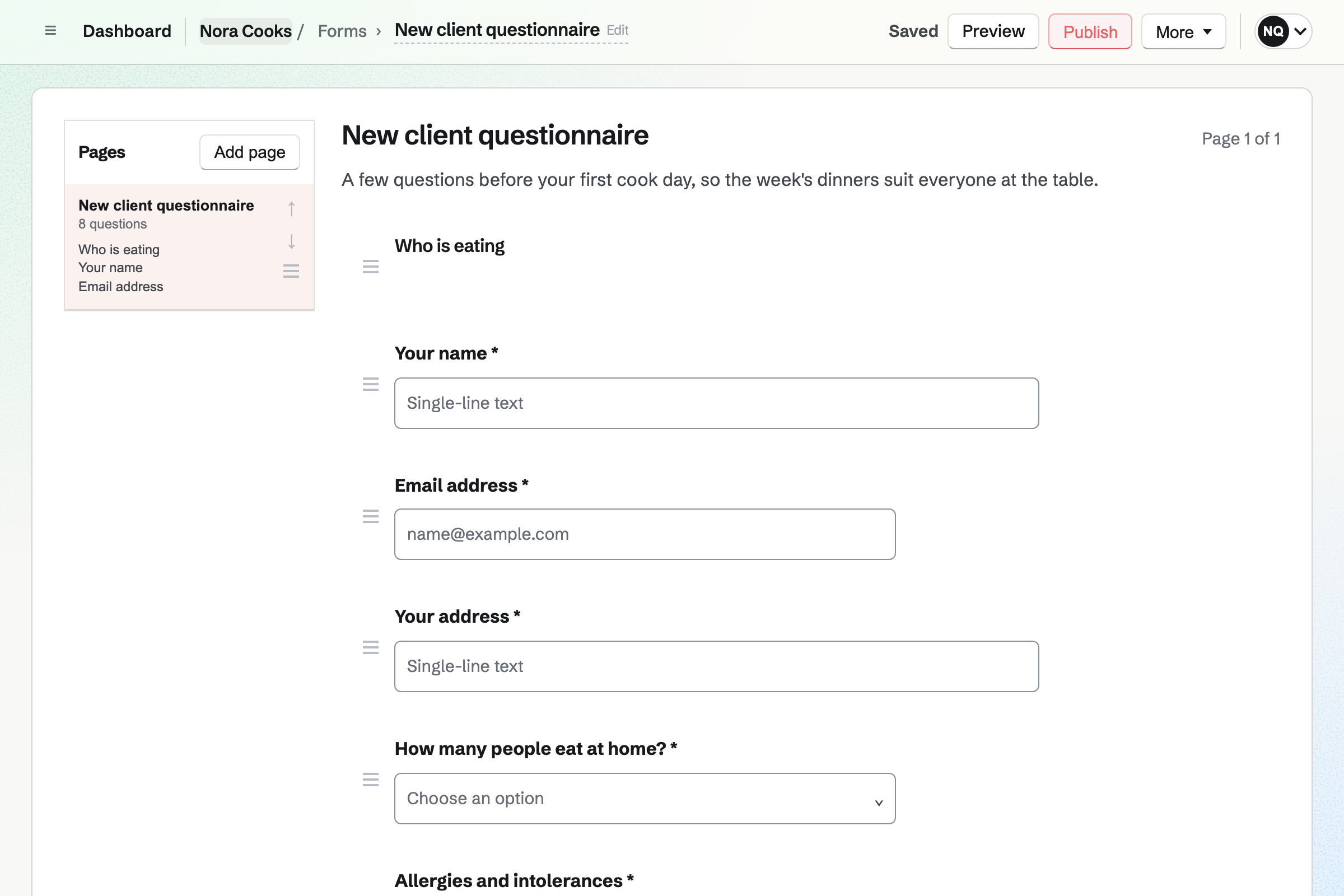 Nora Cooks’ new client questionnaire in the builder: who eats at home, allergies and dislikes, the days to cook for, the address and when to start.